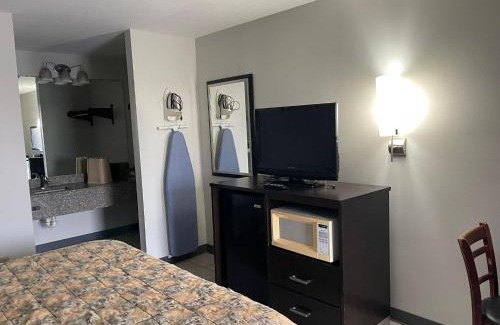 Xenia Hotel | Deerfield Inn