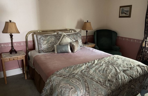 West Dover Bed & Breakfast | Deerfield Valley Inn - Standard Room 6
