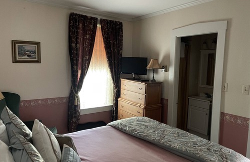 West Dover Bed & Breakfast | Deerfield Valley Inn - Standard Room 6