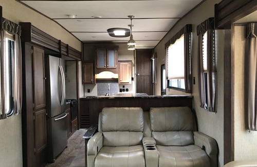 Tracy House | Delightful 1-bed RV with parking on premises