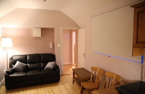 Terenure Apartment | Delightful 1st Floor apartment. in Dublin D6 area.