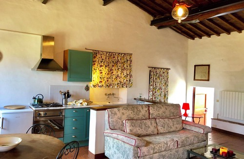 Ville di Corsano Apartment | Delightful 2-bedroom apartment in the iconic Tuscan countryside