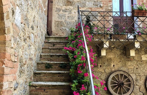 Ville di Corsano Apartment | Delightful 2-bedroom apartment in the iconic Tuscan countryside