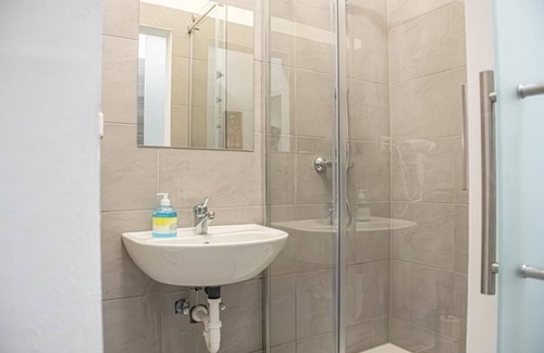 Neulerchenfeld Apartment | Delightful 2BR Apt.-Near Wiener Stadthalle