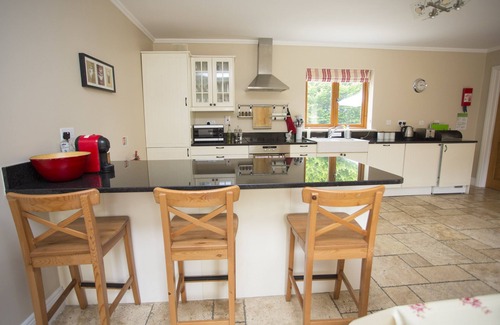 Lismullin Cottage | Delightful 3 bedroom cottage in a beautifully landscaped and private courtyard