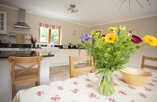 Lismullin Cottage | Delightful 3 bedroom cottage in a beautifully landscaped and private courtyard