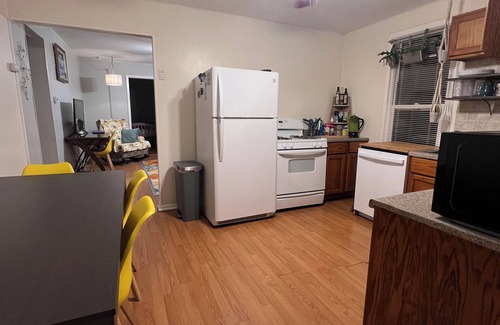 Ottawa House | Delightful 3-bedroom house in Ottawa close to amenities