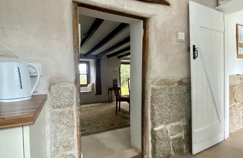 Crowlas Cottage | Delightful 300 year old cottage in quiet country lane