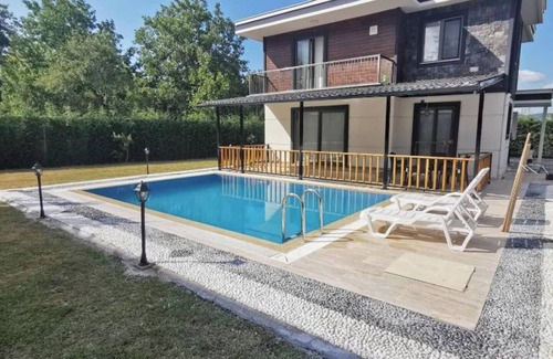 Yanik House | Delightful 4-bedroom bungalow in Sakarya with WiFi access