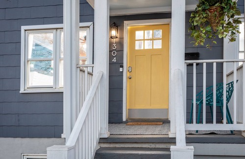 Locust Grove House | Delightful 5-bedroom residence near downtown Charlottesville. Pet-friendly!