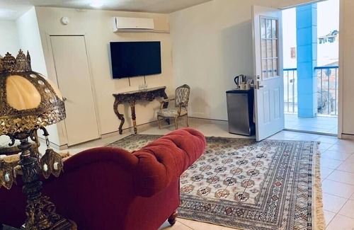 Tampico House | Delightful 5-Suite Home Wifi, Parking, Smart TV&B-fast