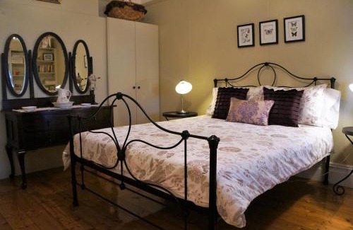 Queenscliff House | Delightful Cottage