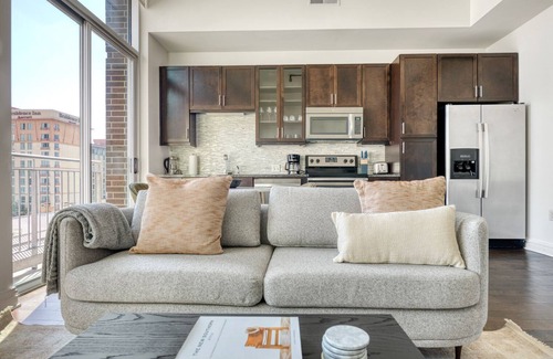 Waller Creek District Apartment | Delightful Downtown 1BR w/Pool, Doorman & Gym, nr River, by Blueground