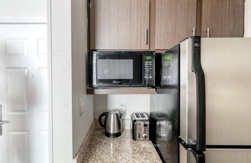 Gateway Apartment | Delightful Gateway Studio w/Gym, Pool, nr Stadium, by Blueground