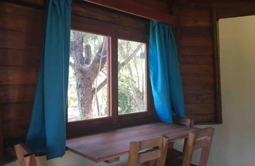 Tolagnaro Ski Chalet | Delightful Zoky Be Bungalow with King Bed