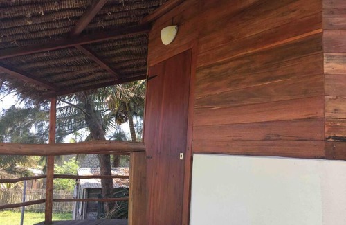 Tolagnaro Ski Chalet | Delightful Zoky Be Bungalow with King Bed