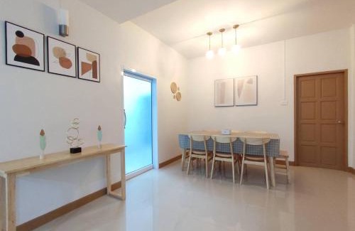 Satun Villa | DeliZia de Villa Satun พักได้ 9 ท่าน