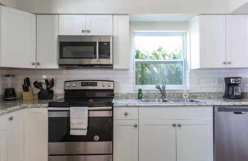 Tropic Palms House | Delray Pool House Central Location