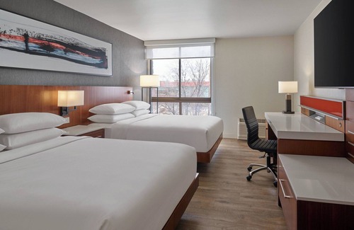 Northglenn Hotel | Delta Hotels Denver Thornton