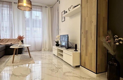 Plovdiv Center Apartment | Delux 2 - Plovdiv Модерен апартамент до Стария град и Източната порта