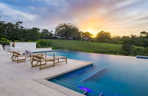 Tigre House | Deluxe Room with Bathtub or Plunge Pool