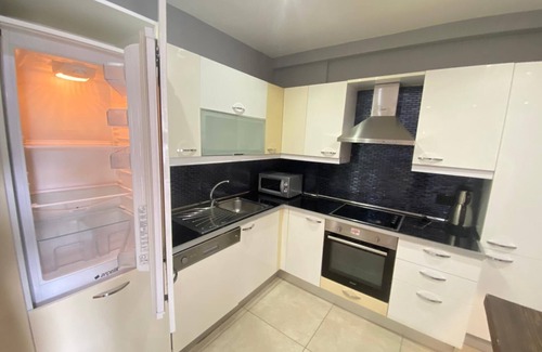 Gumussuyu Mahallesi Apartment | Deluxe 2 Bedrooms Balcony Residence