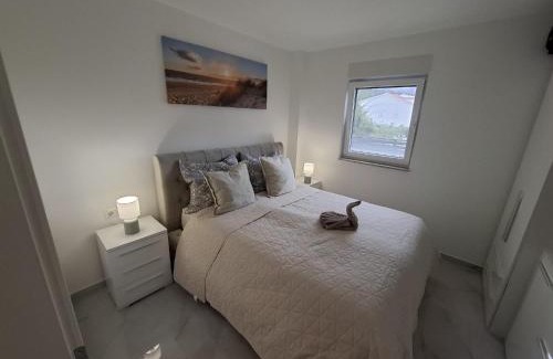 Baska Voda Apartment | Deluxe apartment with swimming pool