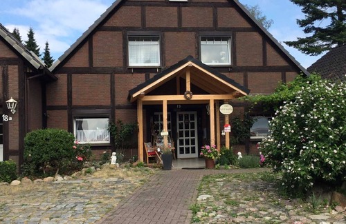 Osterholz-Scharmbeck Apartment | Deluxe double room courtyard view - bed&breakfast Worpsweder Blick