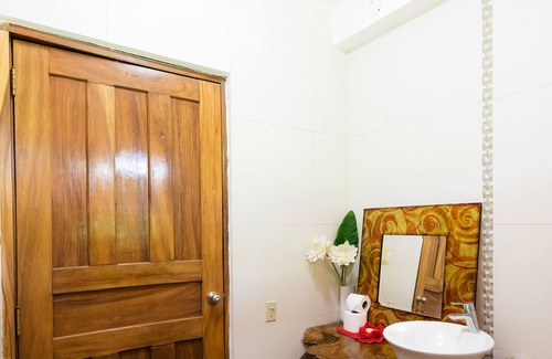 Torio House | Deluxe Double Room with Balcony and Sea View