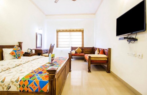Jagatpura Bed & Breakfast | Deluxe Double Room #6/W breakfast