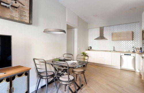 Alcala de Henares Apartment | Deluxe El Avión (One Bedroom Suite)