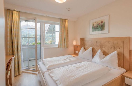 Haus im Ennstal Cottage | Deluxe family room half board - Cafe Pension Kitzer