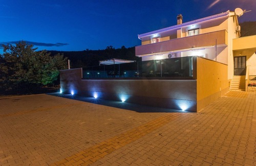 Trilj Villa | Deluxe Omis Villa | 4 Bedrooms | Villa Tomic | Private Pool | Perfect for.