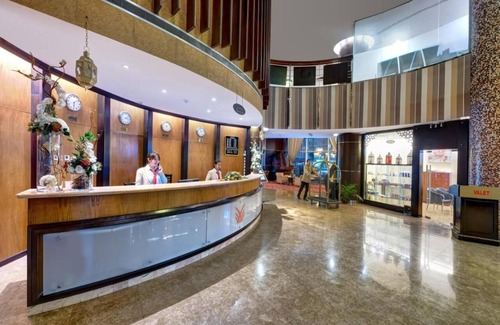 Al Khan Apartment | Deluxe Room Near Expo Centre Sharjah