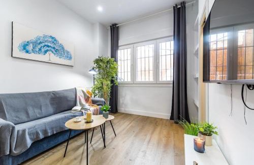 Ciudad Universitaria Apartment | Deluxe Signature Studio - Malaga Center