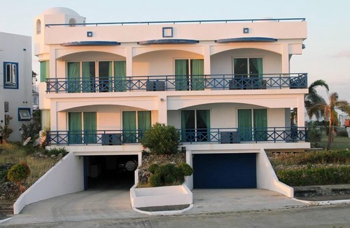 San Fernando Apartment | Deluxe Suite East at World Class Resort