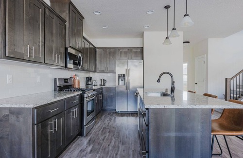 Vancouver House | Deluxe Vancouver 4BR w/free parking, A/C & W/D, by Blueground