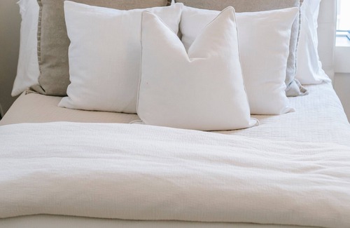 Cherac Bed & Breakfast | Demeure Olea 5 rooms 1 to 15 people linen and breakfast