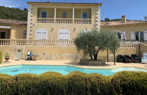 Oraison Villa | Demeure Provençale au Coeur des Oliviers et des Champs de Lavande