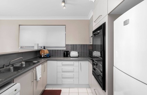 Denhams Beach Apartment | Denhams Beach Waterfront