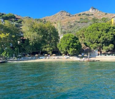 Marmara Hotel | Denizevi Karvunyi
