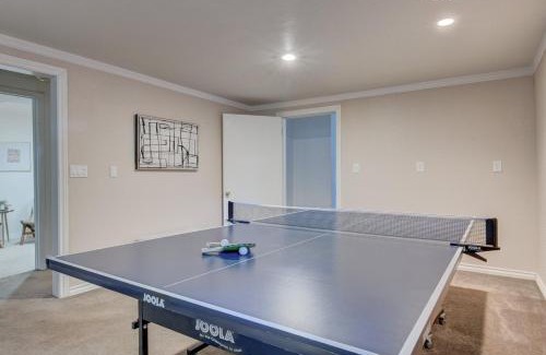 South Westminster House | Denver Basecamp-10mins from DT - Hot Tub - Large Yard