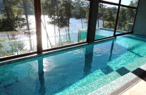 Correntoso Apartment | Departamento con vista al lago y piscina climatizada