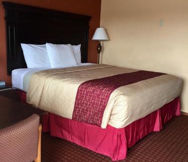 De Queen Hotel | DeQueen Courtyard Inn