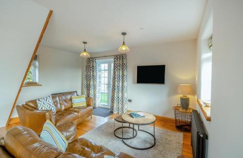 Rhyd-y-clafdy House | Deri Cottage