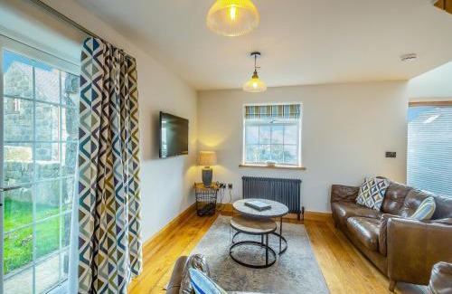 Rhyd-y-clafdy House | Deri Cottage