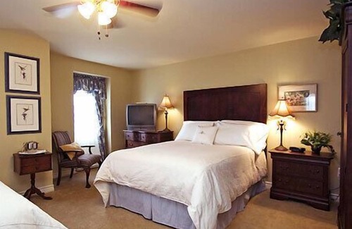 Guysborough Hotel | DesBarres Manor Inn
