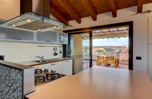 Rivoltella Apartment | DesenzanoLoft Paradise Lake View