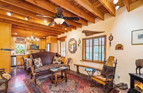 Downtown Santa Fe House | Desert Breeze - Railyard Adobe, Walk to the Plaza