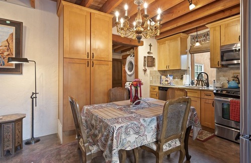 Downtown Santa Fe House | Desert Breeze - Railyard Adobe, Walk to the Plaza